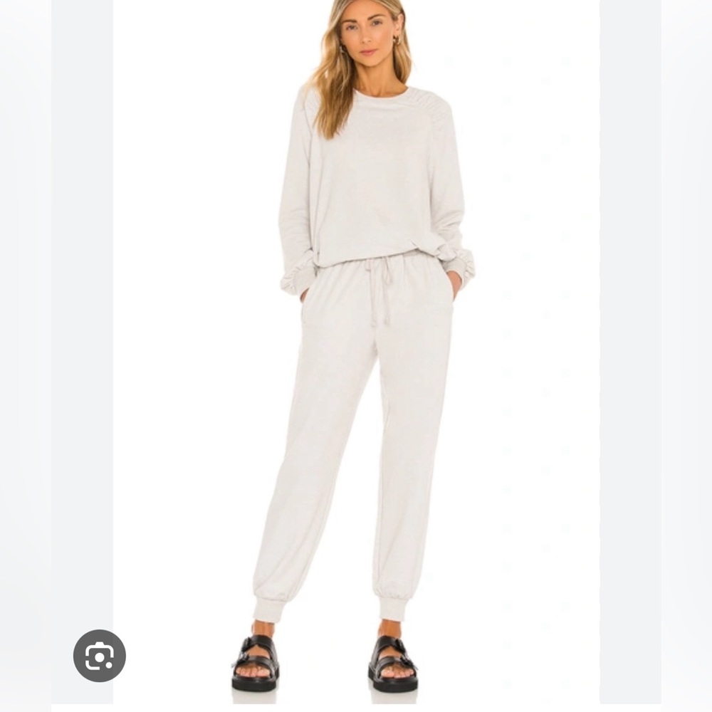 The UPSIDE Marion sweatpants size S color is pearl